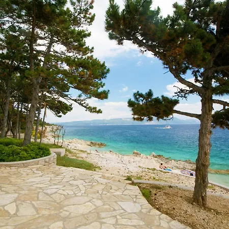 Mendula, A Pet Friendly Rustic Haven Surrounded By Nature *