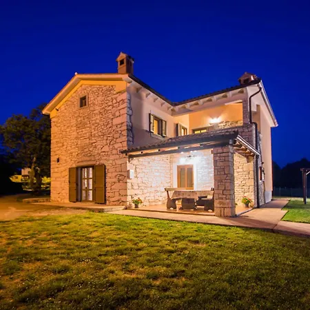 Mendula, A Pet Friendly Rustic Haven Surrounded By Nature