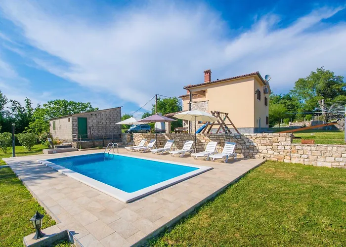 Feriehus Mendula, A Pet Friendly Rustic Haven Surrounded By Nature