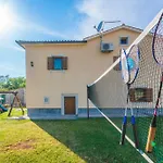 Mendula, A Pet Friendly Rustic Haven Surrounded By Nature *