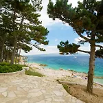 Mendula, A Pet Friendly Rustic Haven Surrounded By Nature *