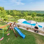 Mendula, A Pet Friendly Rustic Haven Surrounded By Nature Prázdninový dům *