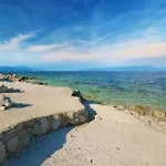 Prázdninový dům Mendula, A Pet Friendly Rustic Haven Surrounded By Nature Šumber