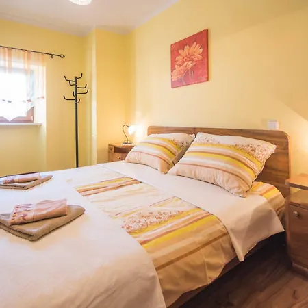 Ferienhaus Mendula, A Pet Friendly Rustic Haven Surrounded By Nature Šumber