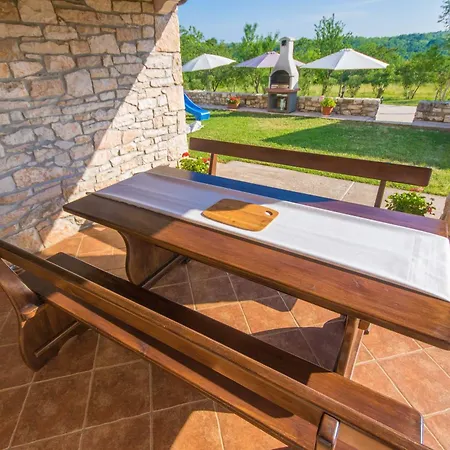 Mendula, A Pet Friendly Rustic Haven Surrounded By Nature Ferienhaus Šumber