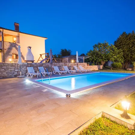 Mendula, A Pet Friendly Rustic Haven Surrounded By Nature Ferienhaus Šumber