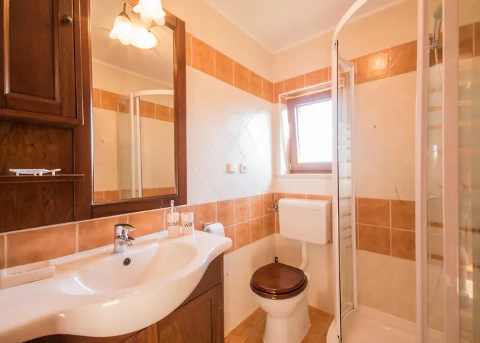 Vakantiehuis Mendula, A Pet Friendly Rustic Haven Surrounded By Nature