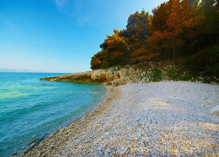 Vakantiehuis Mendula, A Pet Friendly Rustic Haven Surrounded By Nature Šumber