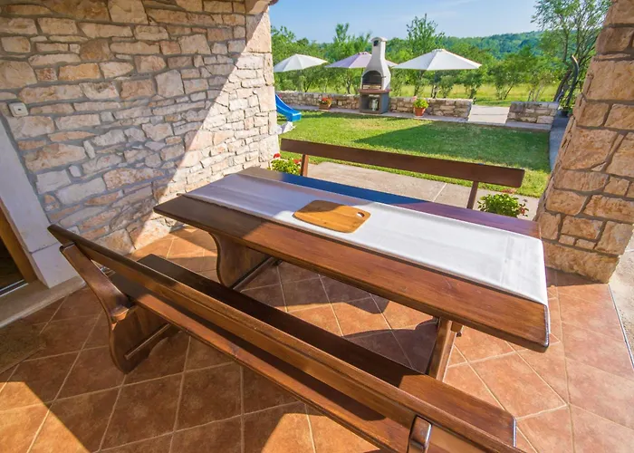 Mendula, A Pet Friendly Rustic Haven Surrounded By Nature Vakantiehuis Šumber